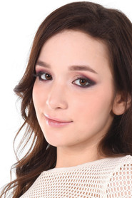 Photo of Ellie Leen