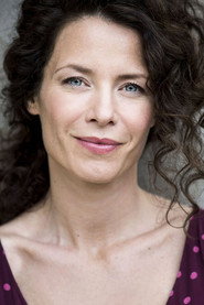 Photo of Pia Baresch as Julia Raimes