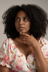 Photo of Cassia Brito as Interessada (Sandy)