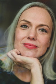 Photo of Christina Rieth as Maxine