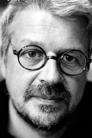 Photo of Sylvain Chomet as Guru delle freccette