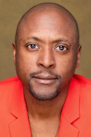 Photo of Matt Henry as Lola/Simon