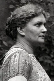 Photo of Caroline van Dommelen as Nora de Roqueville