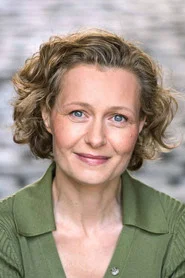 Photo of Emese Fáy as Hebamme