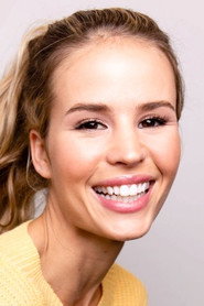 Photo of Elvira Troger as Chloe