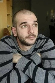 Photo of Matías Singer as Mateo Borrás