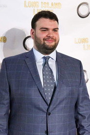 Photo of Niko Papastefanou as Chuck