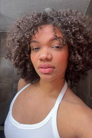 Photo of Carolina Mota as Luana