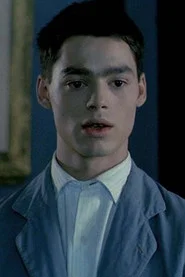 Photo of David Sust as Ángelo