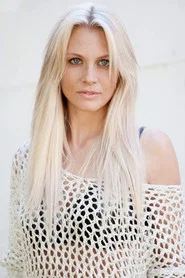 Photo of Keely Yulla Kemp as Server