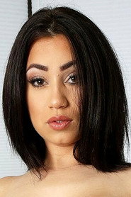 Photo of Demi Lowe