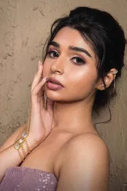 Photo of Vaibhavi Tandle as Raveena