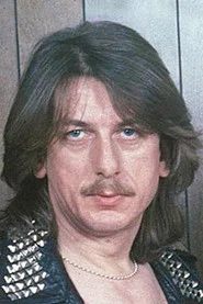 Photo of Dave Holland as Self - Drums