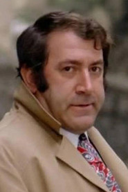 Photo of Güner Sümer as Nuri
