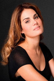 Photo of Laura Artolachipi as Lola