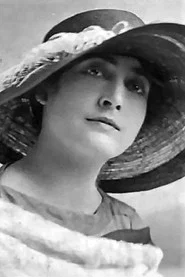 Photo of Flora Revalles as Daisy Rittenshaw