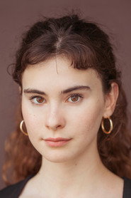 Photo of Ambre Munié as Louise