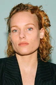 Photo of Julia Franz Richter as Marie