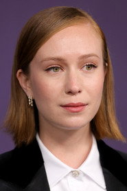 Photo of Hannah Einbinder as Ava