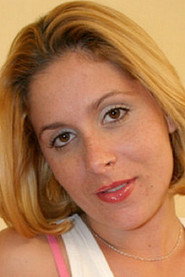 Photo of Kelly Lemos
