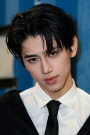 Photo of Gu Yⅰhang as Xu Luqing