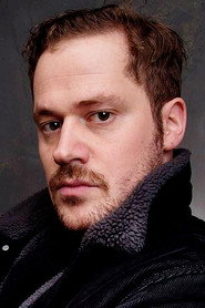 Photo of Jakob Benkhofer as Leon Schäfer