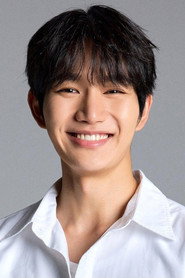 Photo of Youn Sang-hyun as Baek Seong-rae