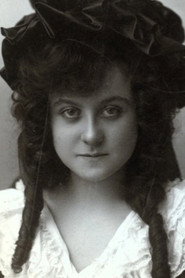 Photo of Anna Laughlin as Isabelle Hart