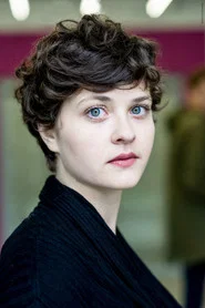 Photo of Annina Polivka as Mo