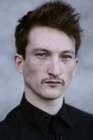 Photo of Rémy Adriaens as Théo