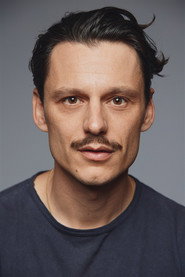 Photo of Julien Massetti as David Sicard