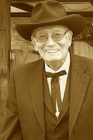 Photo of Don Reynolds as Little Beaver (as Little Brown Jug)