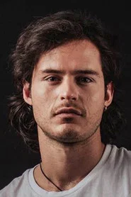 Photo of Moisés Angola as Lázaro