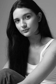 Photo of Fernanda Tauhyl as Íris