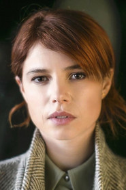 Photo of Jessie Buckley as Young Leda Caruso