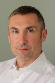 Photo of Laurent Boyé as Narrator/Bear