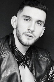 Photo of Daniel Ávila as Mau