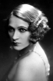 Photo of Edith Méra as Corinne