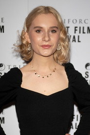 Photo of Ella Greenwood as Lola Roberts