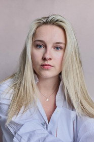 Photo of Kelsey Dee as Debs