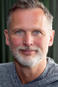 Photo of Rickard Sjöberg as Game show host