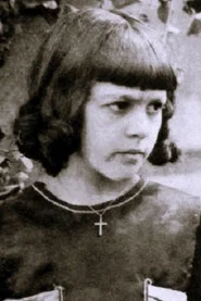 Photo of Mae Giraci as Pauline Stevens (as a child)