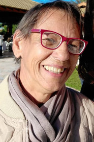 Photo of Nenê Freitas as Isaura idosa