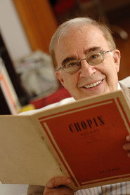 Photo of Leone Magiera as Self : Maestro