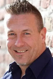 Photo of Chris Hilton