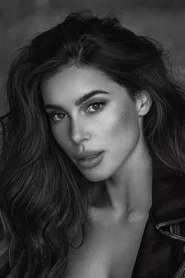 Photo of Jocelyn Wedow as Béa