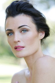 Photo of Lyne Renee as Jackie