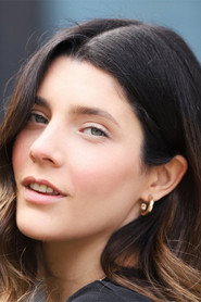 Photo of Suyumbige Dadalı as Sevda