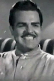 Photo of José Pulido as Detective de policía