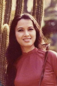 Photo of Thùy Liên as Hoài Linh